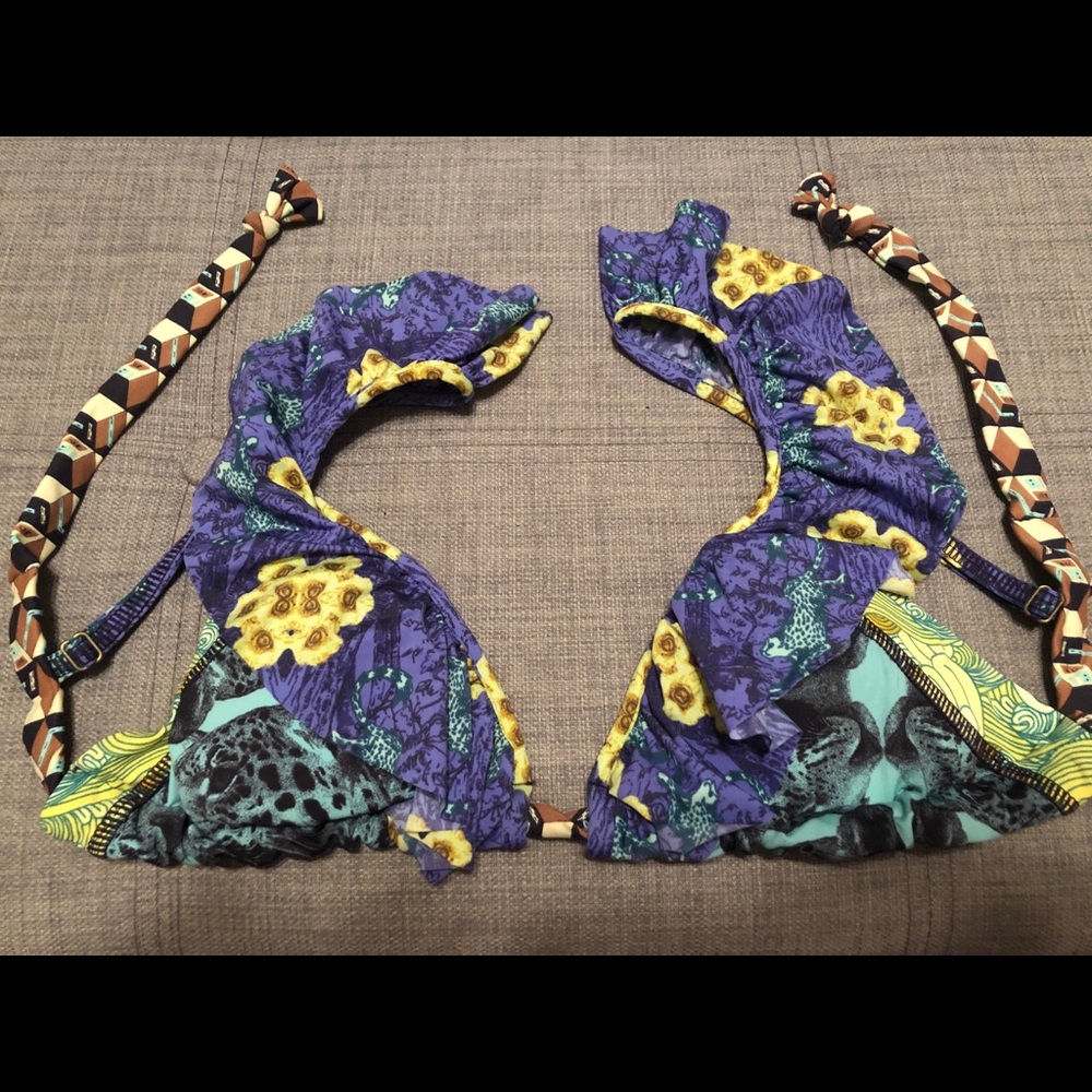 Maaji Ruffle Bikini Top Sz M